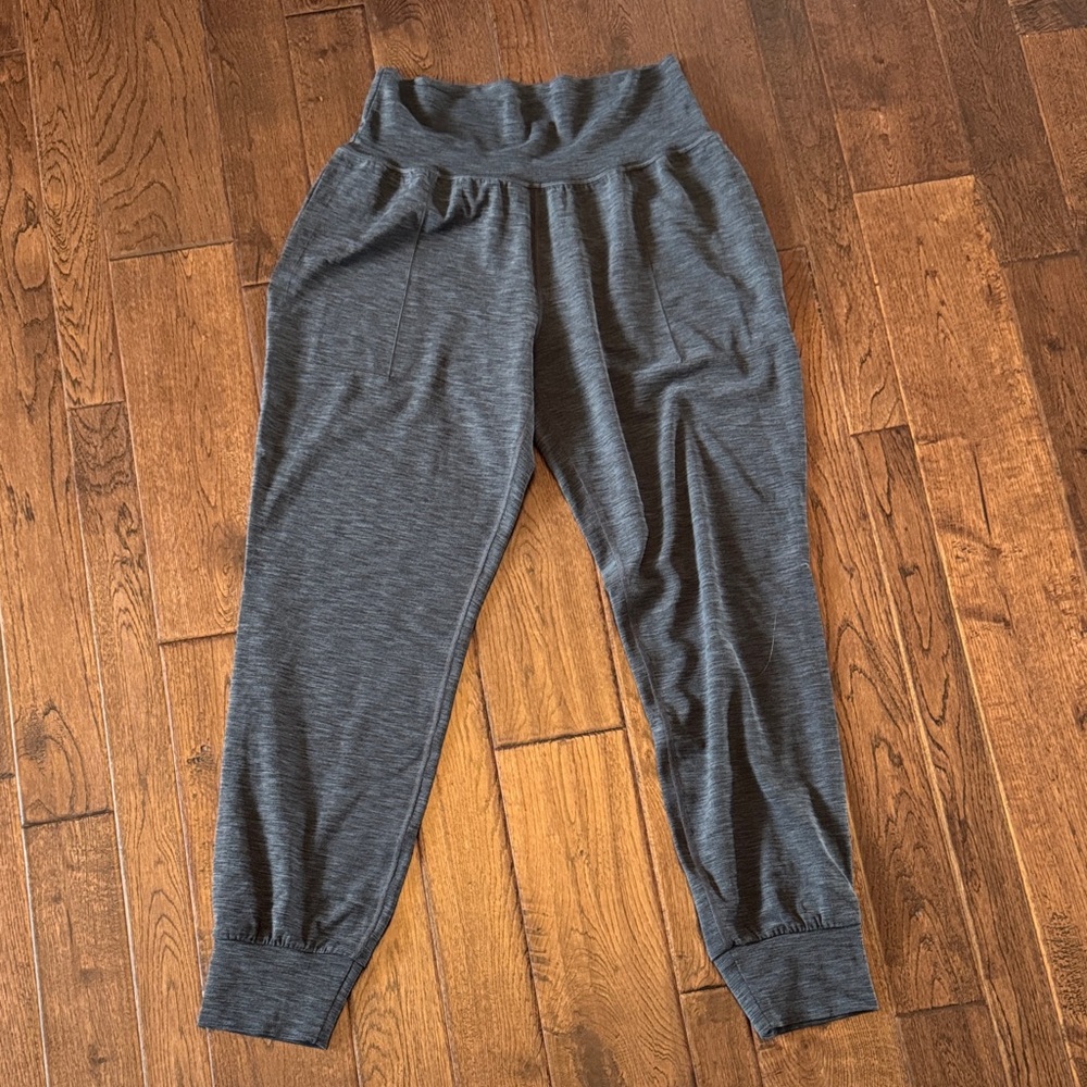 Athleta Charcoal Gray Salutation Stash Joggers